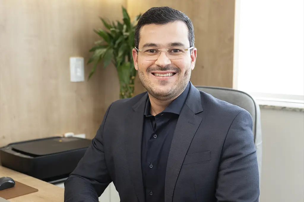 Dr André Luiz Carneiro